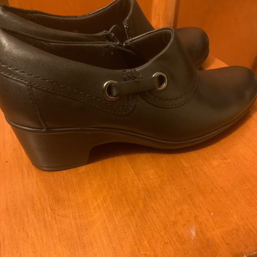 Clark’s black ankle boot women’s size 7 1/2